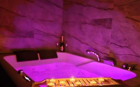 Centrum jacuzzi prywatny parking klimatyzacja 1